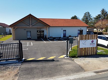 Accompagnant éducatif et social / Accompagnante éducative et sociale à domicile Val de Cher Services - 03190 - Vallon-en-Sully